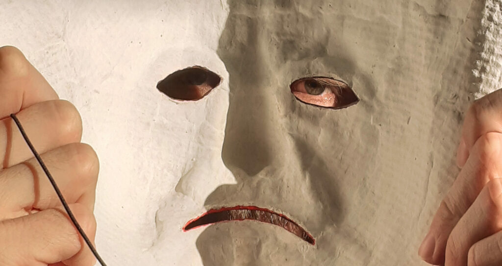Face masquée par Saralisa Pegorier et Julien Lauber